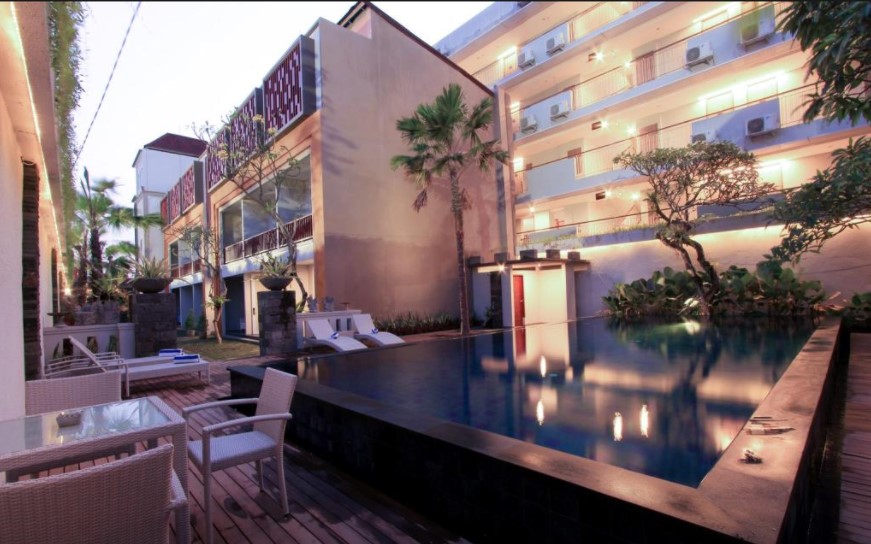 Dijual Hotel 26 Kamar di Legian Lokasi Strategis - deluxe room bathroom